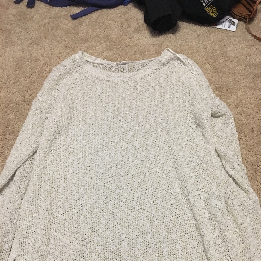 White Aeropostale sweater with hints of gold